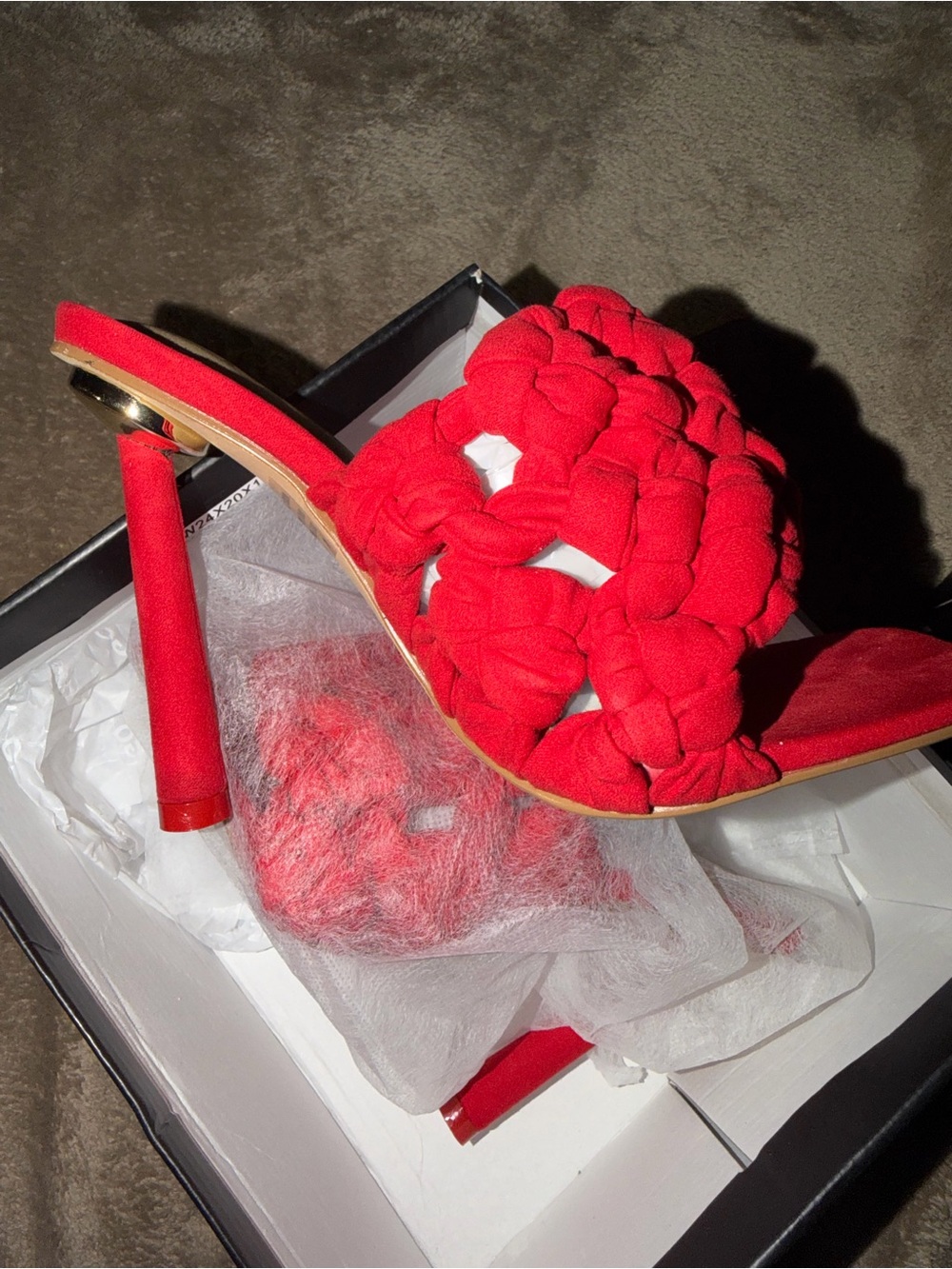 Red heels - Picture 3 of 6